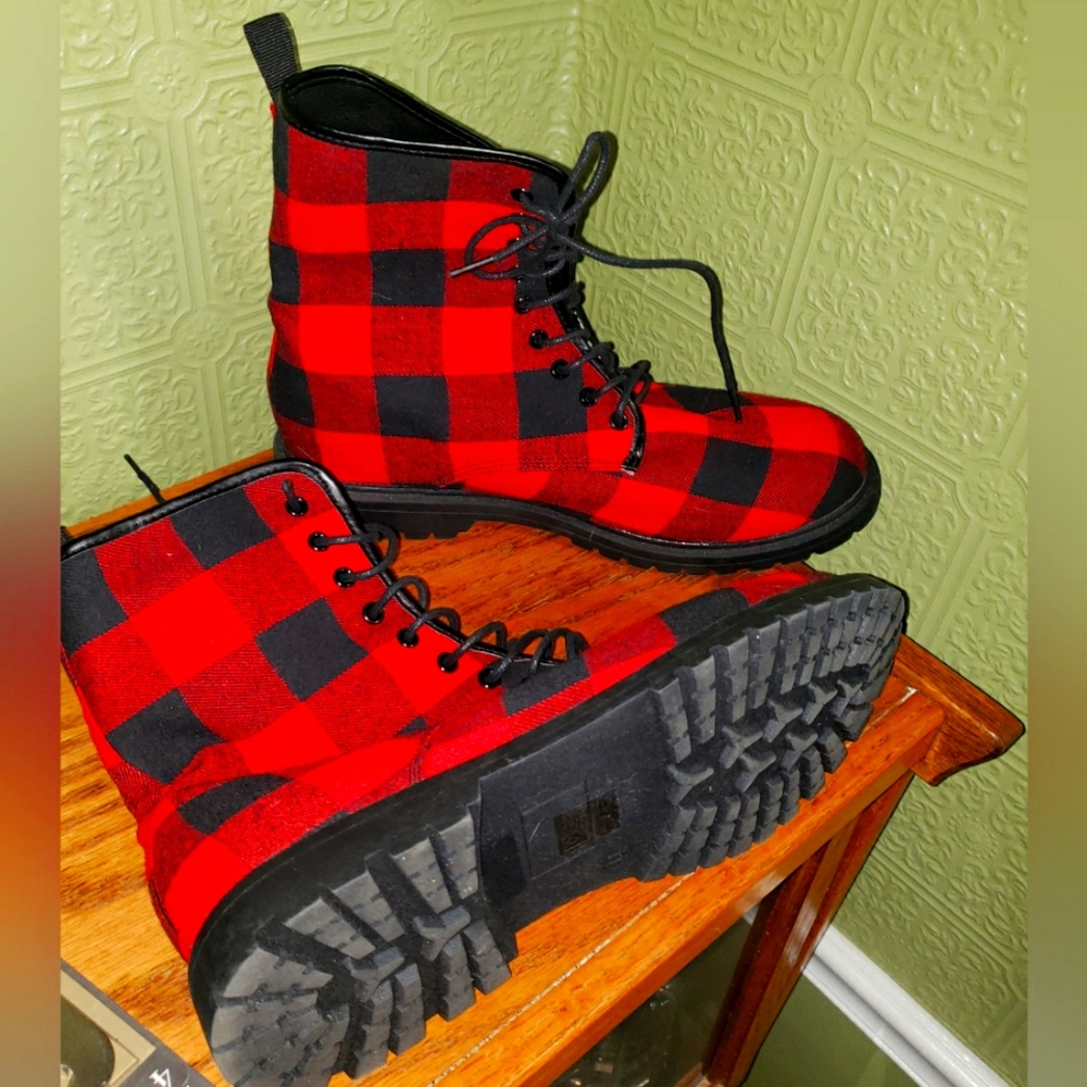 Plaid Lace-Up Ankle Boots